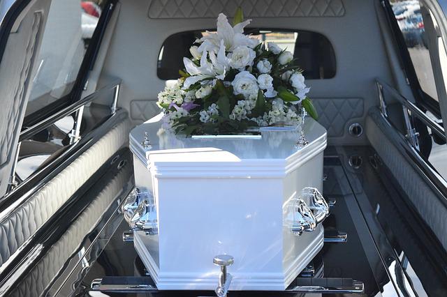 Cum să faci pregătirile pentru ceremonia de înmormântare